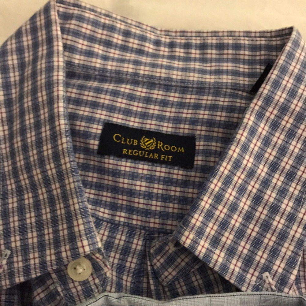 Two button down shirts - Picture 3 of 4